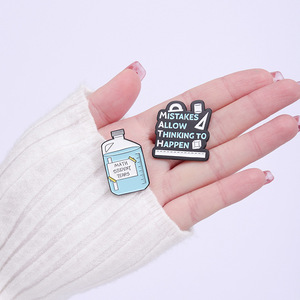 Broches en émail mathématiques créatives Fonction <span class=keywords><strong>Life</strong></span> Girls <span class=keywords><strong>Love</strong></span> Math Formula Metal Badges Punk Costumes Épinglettes Bijoux Accessoires - Product Image 4