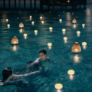 Bougies LED sans flamme, veilleuses romantiques flottantes pour piscine, décoration pour mariages et fêtes - Product Image 5