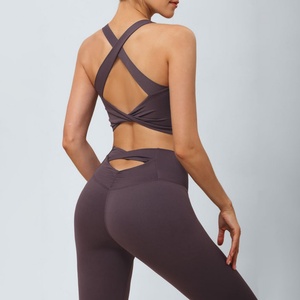 ชุดโยคะไร้รอยต่อคุณภาพสูงสำหรับผู้หญิง แห้งเร็ว กางเกงเอวสูง สายรัดปรับได้ ระบายอากาศดี ลายพิมพ์สวยงาม - Product Image 3