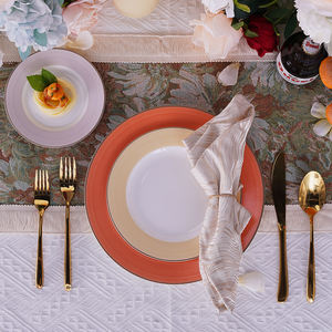 Jinying Ensemble de vaisselle en céramique de luxe Vaisselle 4 pièces Ensemble de <span class=keywords><strong>table</strong></span> à dîner ronde Chargeur Assiette à rebord Vaisselle en or orange - Product Image 2