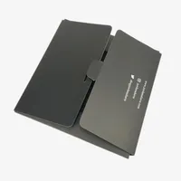 Caja Rígida Plegable para Regalo, Negra, con Laminado Mate UV, Relieve y Forro de Esponja, para Bufandas de Seda