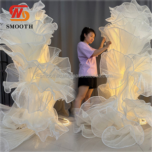 Fleurs de mariage artificielles en gaze blanche lisse, centres de table faits à la main, fleurs géantes en organza blanc ivoire pour fête - Product Image 6