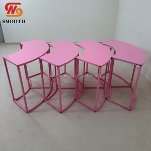 Table de présentation ronde en forme de S rose lisse pour gâteaux de mariage et événements festifs - Product Image 2