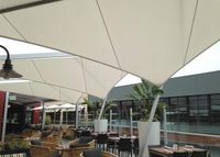 Fabricant chinois de structures tensiles architecturales en PVDF à construction rapide, auvent pour voiture sur mesure, toit en membrane pour parking