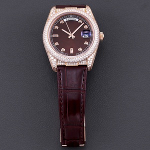 Reloj Automático de Hombre con Caja de Oro Rosa Completamente Incrustada en Diamantes, Esfera con Indicador de Fecha, Correa de Cuero Genuino Marrón - Product Image 2
