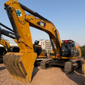 Excavatrice 349D L de 49 tonnes avec pompe à engrenages et moteur de 257 kW pour projets agricoles à grande échelle et réaménagement des déserts dans la zone sahélienne - Product Image 1