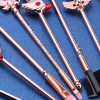 DailyQueen 2024 nueva llegada 8 piezas único Midi Fox Sailor Moon juego de brochas de maquillaje con brocha de afeitar bajo MOQ personalización