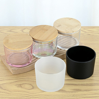 Bougie ronde de luxe de 150ml à large bouche pot de bougie en verre coloré noir mat givré pour bougies avec couvercle en bambou