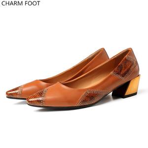 Chaussures à talons hauts pour femmes matures de grande taille, de qualité fétichiste, à clous - Product Image 2