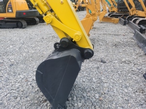 Mini-excavatrice sur chenilles d'occasion Yanmar Vio55 de 5,5 tonnes du Japon avec boîte de vitesses, pompe et moteur Heli - Product Image 2