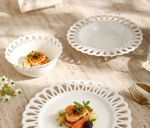 Nouvelles Assiettes en Céramique Creuses à Motifs Dentelle Français, Vaisselle en Porcelaine Blanche Personnalisable en Gros avec Logo pour Mariages et Fêtes - Product Image 3