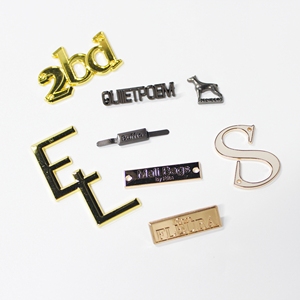 Etiquetas Metálicas Personalizadas Ecológicas en Tono Dorado, Cortadas con Láser, para Abaya, Moda Modesta, Logotipo en Árabe/Inglés, Etiquetas Premium de Aleación de Zinc - Product Image 2