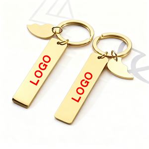 Porte-clés de couple en acier inoxydable personnalisables avec logo, en forme de cœur créatif, idéaux pour les souvenirs et cadeaux de vacances – Vente chaude - Product Image 1