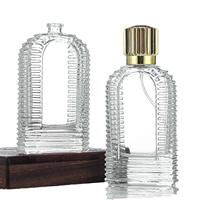 Vente en gros de flacons de parfum en verre cristal de luxe vides de 30 ml, 50 ml, 100 ml, avec bouchon pompe, bouchon en bois personnalisable, impression sur surface