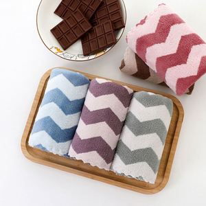 Grande serviette carrée en microfibre, absorbante et à séchage rapide, pour le lavage de voitures, l'entretien ménager, les salons de beauté, les salons de coiffure, technique d'impression, usage domestique - Product Image 1