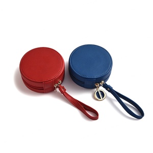 Sac à bijoux en cuir PU personnalisé avec logo de marque de style luxueux, sac de voyage miniature portable - Product Image 1