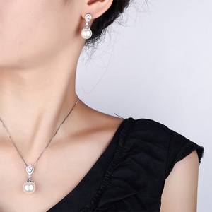 Wholesale Eco-friendly Copper Women 14-12MM Shell Pearl Temperament Pendant and Earrings <b>Set</b> Jewelry <b>Set</b> for Women - Product Image 6