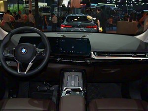 <span class=keywords><strong>BM</strong></span>-W X1 SDrive25Li <span class=keywords><strong>X</strong></span> Design Package 2.0T Essence SUV Compact 2024 - Son Harman Kardon, Toit Ouvrant Panoramique, Sièges en Cuir - Product Image 5