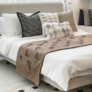 All'ingrosso Custom king Size Hotel Decorativo Letto Corridore Lusso Hotel Fodera Cuscino con Letto Abbinato Corridore Set Decorativo - Product Image 3