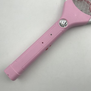 Raquette anti-moustiques Rocklight personnalisable et durable |   Outil anti-insectes électrique |   Piège à termites et à coléoptères alimenté par batterie - Product Image 6