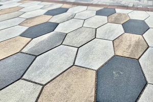 Vendita calda di dimensioni personalizzate granito dorato piastrelle <span class=keywords><strong>in</strong></span> granito pavimenti <span class=keywords><strong>in</strong></span> pietra lastra di porcellana per il pavimento esterno del giardino - Product Image 2
