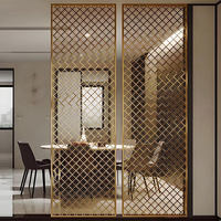 Paravent en acier inoxydable sur mesure, style rétro-contemporain, structure fine mobile, panneau métallique découpé au laser
