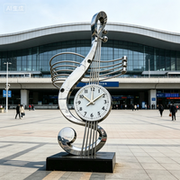 Sculpture Horloge Musicale Moderne Personnalisée en Acier Inoxydable Poli, Statue Artistique Clé de Sol Résistante aux Intempéries pour Espaces Publics Extérieurs