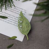 Broche créative en perles de feuilles 3D-Épinglette florale à la mode pour femmes, épingle à col, accessoire vestimentaire haut de gamme
