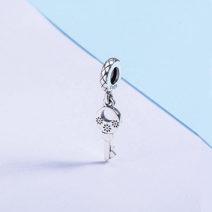 <span class=keywords><strong>de</strong></span> <span class=keywords><strong>la</strong></span> joyería <span class=keywords><strong>de</strong></span> DIY oxidado viejo forma clave encantos diseño S925 pulsera <span class=keywords><strong>de</strong></span> plata esterlina <span class=keywords><strong>de</strong></span> Metal plana espacio cuentas - Product Image 6