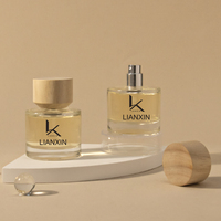 Bouteille de parfum en verre personnalisable de luxe de 50ml avec couvercle en bambou et bouchon en bois pompe pulvérisateur étanchéité pour huiles de parfum