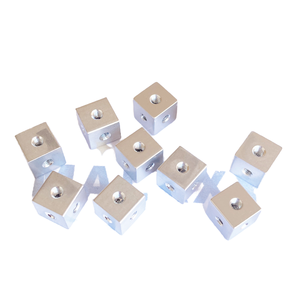 Kotak kotak akrilik tiga sisi mur tetap persegi kunci sudut mur M3 benang enam sisi Plat blok kubus mur persegi - Product Image 3