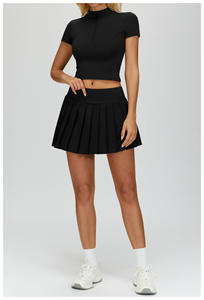 Completo Sportivo da Donna Personalizzabile Due Pezzi: Top con Mezza Zip e Gonna Plissettata - Abbigliamento per Yoga/Tennis/Palestra con Logo Personalizzabile - Product Image 6