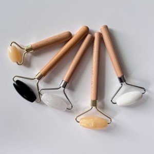 Rodillo de masaje con mango de madera, rodillo para cuerpo y cara, ayuda a aliviar la tensión muscular y soporta el rodillo de jade - Product Image 3