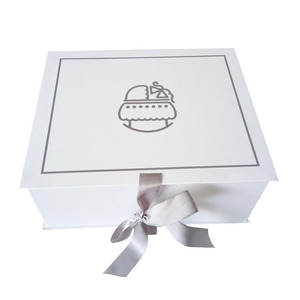 Caja de regalo plegable magnética de encargo de la ropa de la cartulina del papel blanco grande de lujo que empaqueta con la <span class=keywords><strong>cin</strong></span> - Product Image 6