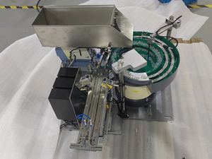 מכלול הזנה אוטומטי לקערות עם תופסני צינורות פלסטיק 220V/440V/380V/110V קיבולת 80 יחידות/דקה 50 ק\\\"ג - Product Image 3