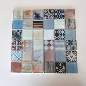 Mosaïque murale en verre carré pour décoration intérieure moderne, résistante à l'eau, écologique, garantie 5 ans, vente en gros GLSQ2213 - Product Image 1