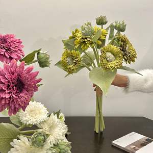 Arreglo Floral de Girasoles Artificiales, Ramo Decorativo de Flores de Seda, Decoración para Bodas y Hogar, Accesorio para Fotografía en Exteriores - Product Image 4