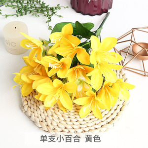 Paquete de flores artificiales de 6 tenedores Flor de lirio de seda Flor de centro de mesa de boda de lirio blanco - Product Image 4