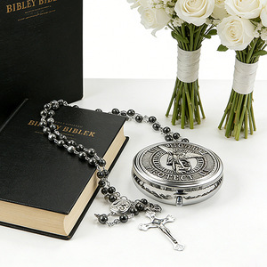 Collier de prière catholique avec perles d'hématite noire, croix de la Vierge Marie et de Saint Benoît, avec boîte cadeau - Product Image 5