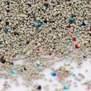 Arena para Gatos de Bentonita Volcánica Triturada Sin Polvo OEM - Product Image 3