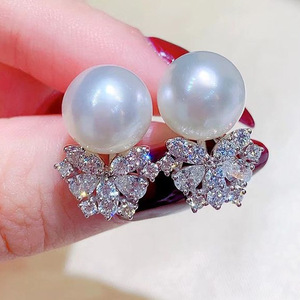 Orecchini a Perno Simil-Perla Barocca per Donne, Orecchini Scintillanti, Gioielli di Moda Quotidiana - Product Image 2