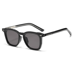 Nouvelles lunettes de soleil à monture carrée pour hommes, monture noire en PC, protection UV400, classe 2, design à la mode - Product Image 5