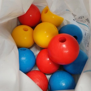 Pièces moulées par injection en plastique, boules solides en PP avec trous, 90 mm, petites boules sur mesure pour usage industriel - Product Image 2