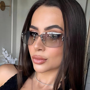 Gafas de Sol Cuadradas Sin Marco con Decoración de Estrella Degradada Estilo <span class=keywords><strong>Y2K</strong></span> de Moda 2025, Gafas de Sol de Metal Punk de Diseño para Mujer - Product Image 1