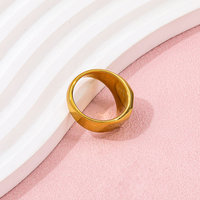 Fenny 18 Karat vergoldet Großhandel nicht trüben Aussage Gravierte Blumen dichtung Edelstahl Fingerring Trendy für Frauen