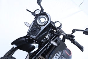 Scooter Eléctrico con Batería de Litio de 10000W 72V 50AH, Almacén UE/EE. UU., M10 90km/h, Autonomía de 80-130km, NFC, Neumáticos Todoterreno de 14 Pulgadas, Dos Ruedas - Product Image 5