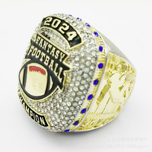 Bague de champion de Fantasy Football 2024, forme de bouclier, sertissage clos, bijou cadeau - Product Image 2