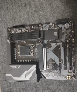Gigabyte <span class=keywords><strong>Z790</strong></span> <span class=keywords><strong>AORUS</strong></span> <span class=keywords><strong>MASTER</strong></span> LGA 1700 ATX Placa base DDR5 PCIe 5,0 WiFi 6E Intel <span class=keywords><strong>Z790</strong></span> Gaming - Product Image 1