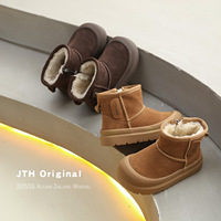 Sepatu Bot Salju 2025 Musim Dingin Gaya Korea Kulit Sapi Suede Sol Tebal Empuk Anti-Tendang Sepatu Bot Setinggi Pergelangan Kaki Netral Pria & Wanita