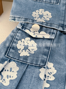 Nuovo Set Estivo 2026 per Ragazze: Top Senza Maniche con Stampa Denim e Gonna Corta in Jeans, Completo Due Pezzi alla Moda - Product Image 5
